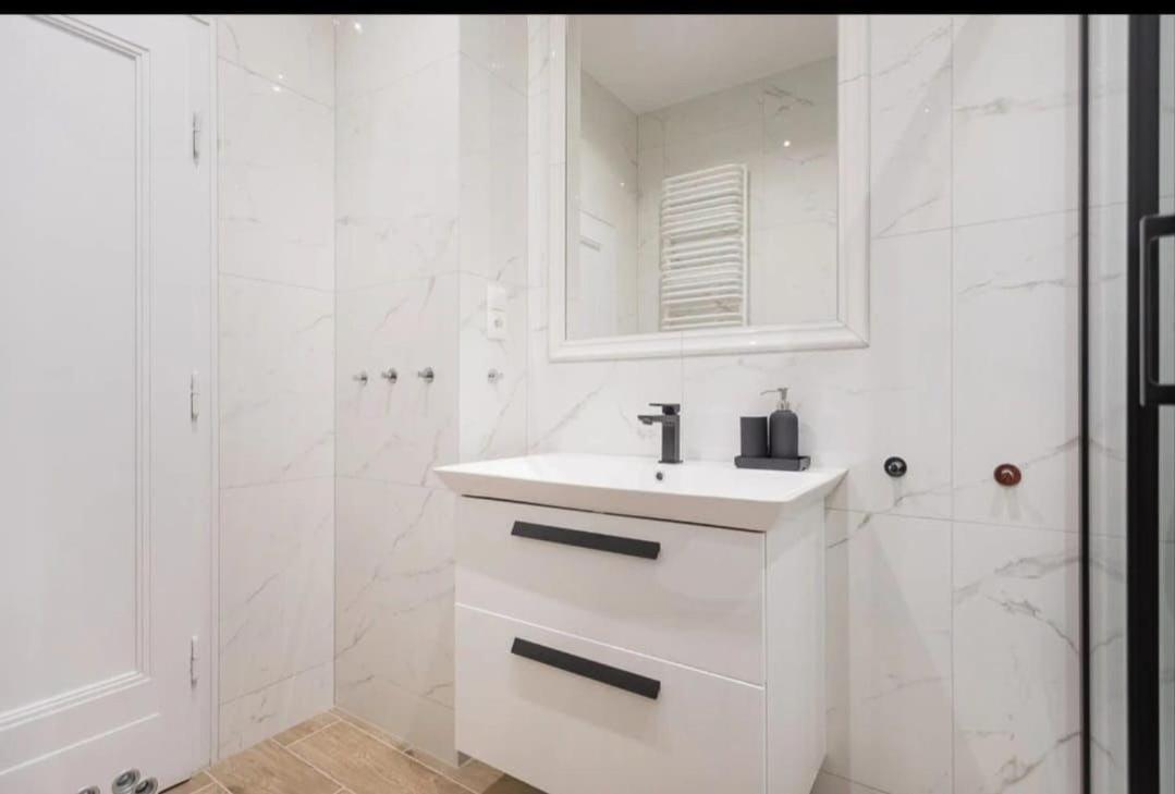 Apartamento Malila Premium Cracow Rtm Zbigniewa Dunin Wasowicza#4 *
